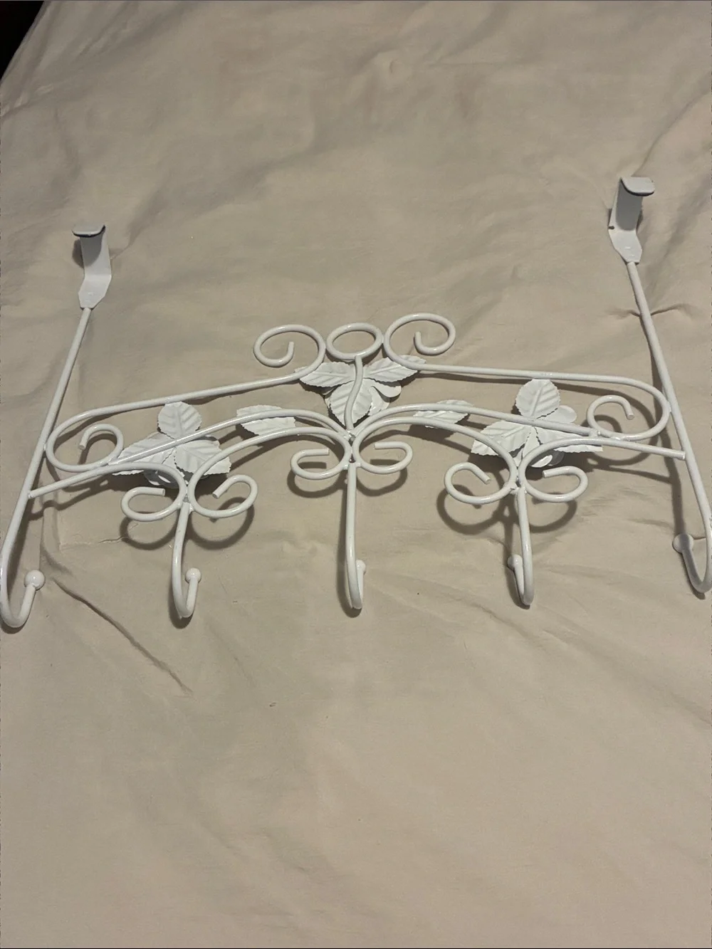 White Floral Metal Wall Hook Rack